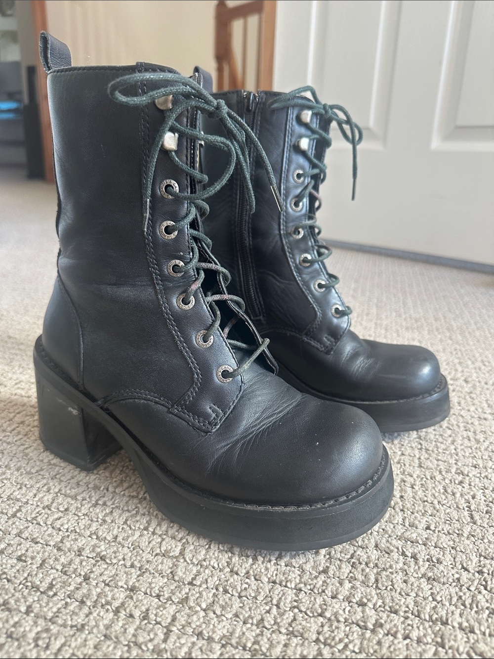 Vintage Candies chunky bratz lace up platform combat boots!